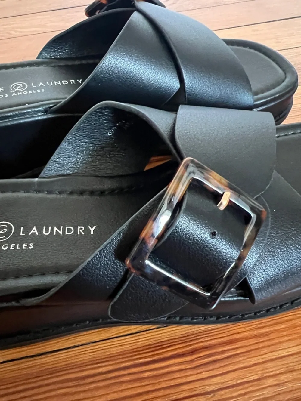Chinese Laundry Surfs Up Black Crisscross Platform Slide Sandals - Size 9